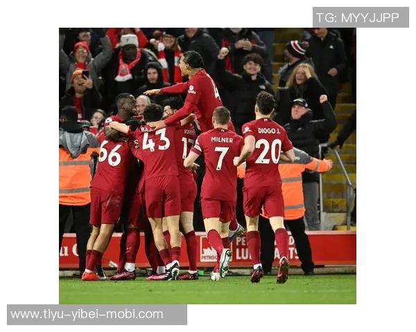 早报：双红会激战正酣曼联绝杀利物浦上演惊心动魄逆转